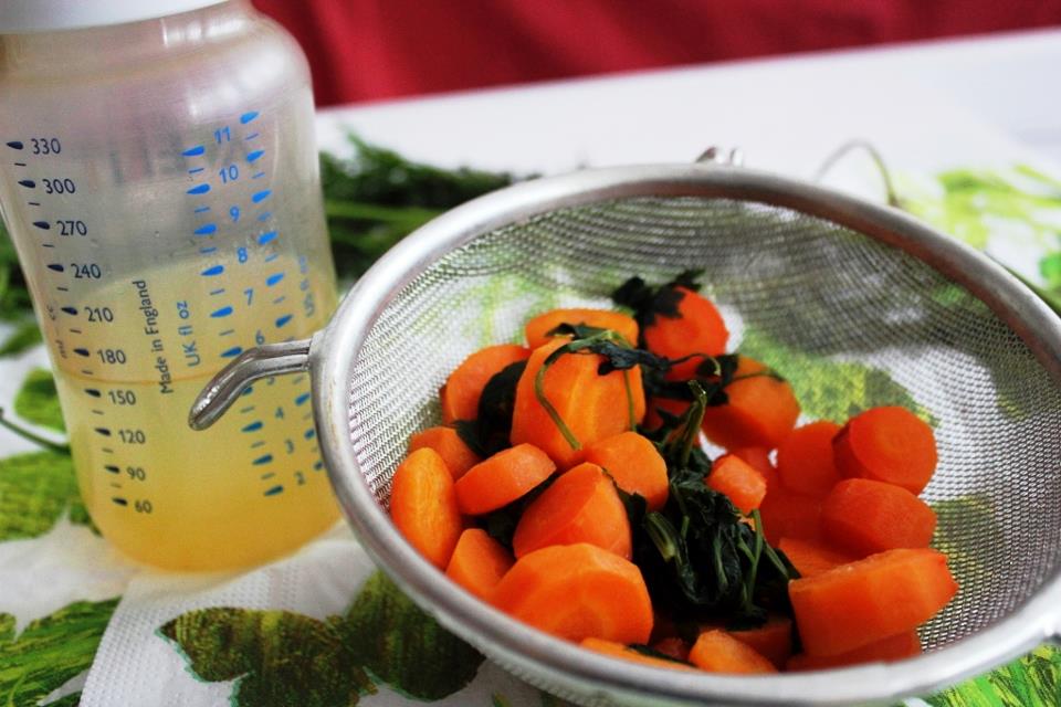Bouillon de carotte au persil pour bébé 