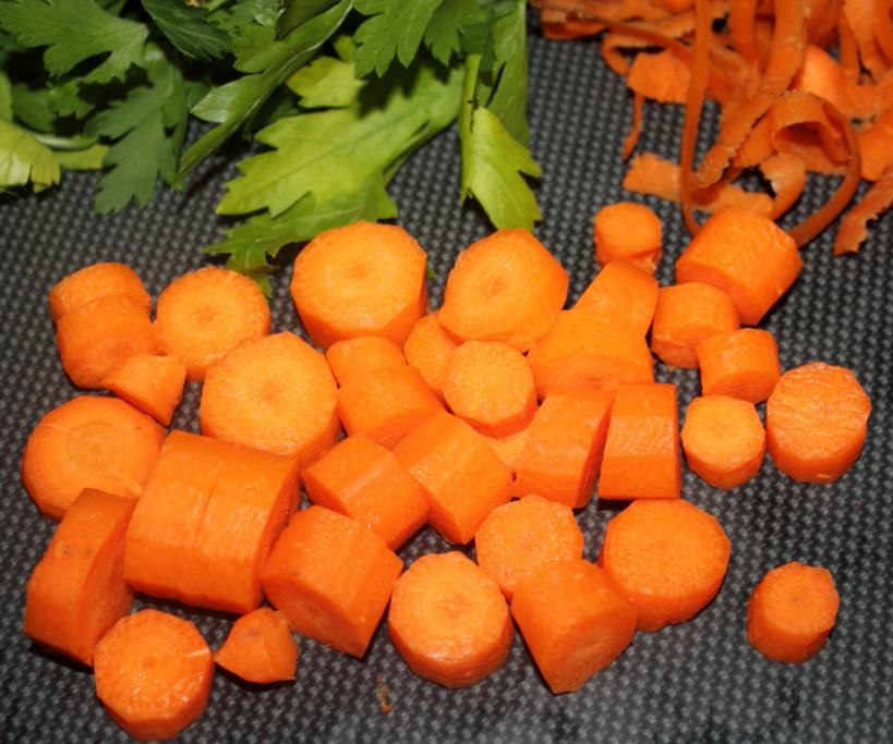 Bouillon de carotte au persil pour bébé 