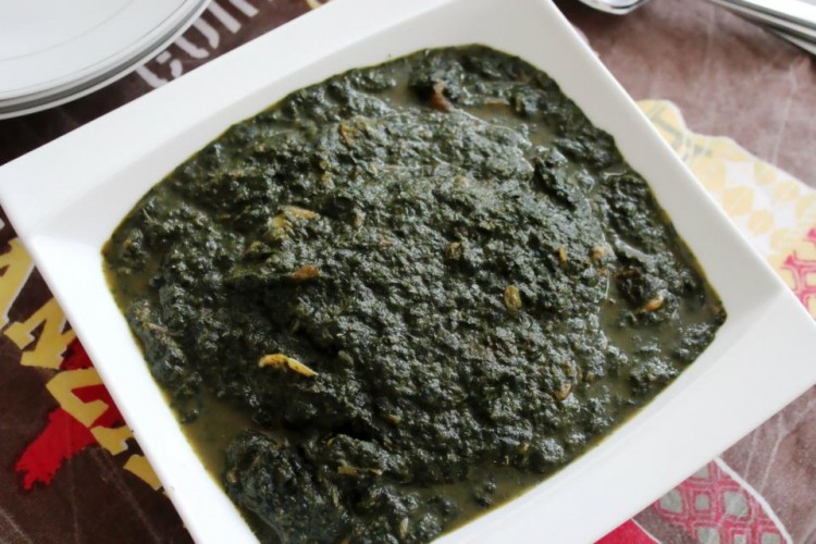 Dongo (kelenkelen feuilles de manioc)