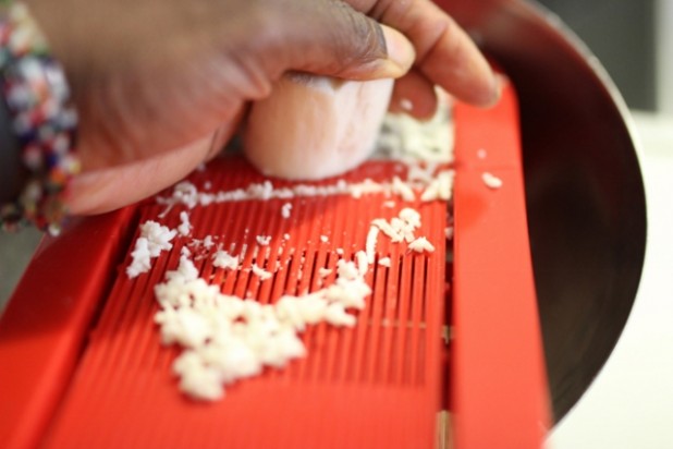 Le Nkonda (pain de manioc à la pâte d’arachide)