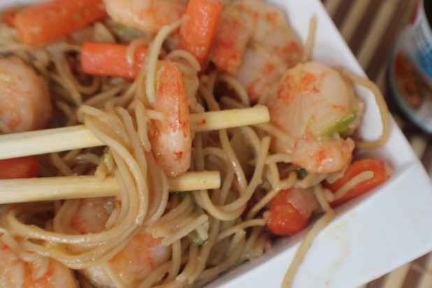 nouilles sautées aux crevettes 