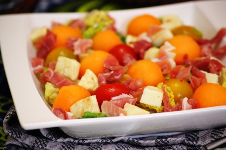 Salade de melon tomate mozzarella et jambon