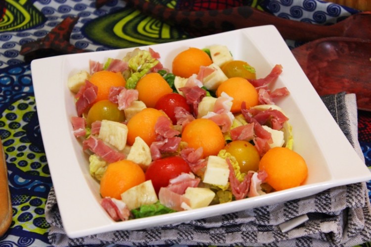 Salade de melon tomate mozzarella et jambon