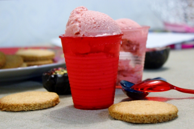 glace au yaourt à la fraise et fruit de la passion 