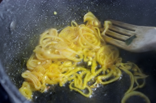 sauce aux feuilles de patate douce (4)