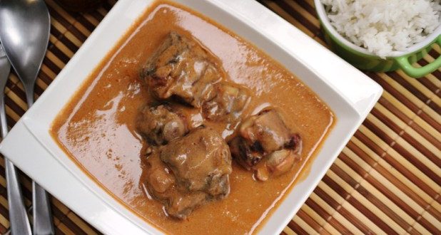 boeuf à la sauce d'arachides