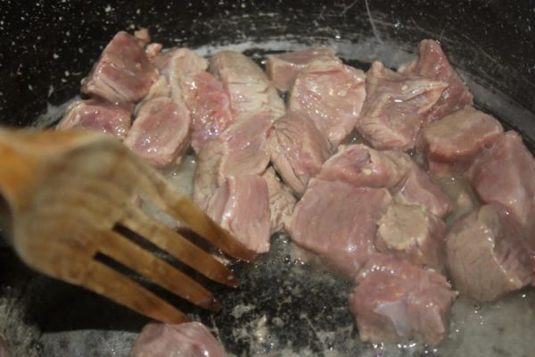sauce gombo à la viande de boeuf recette tchadienne