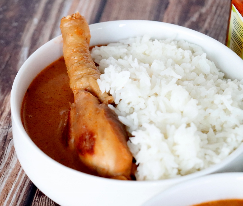Poulet à la Sauce d'arachides ( « Azindéssi » recette togolaise)