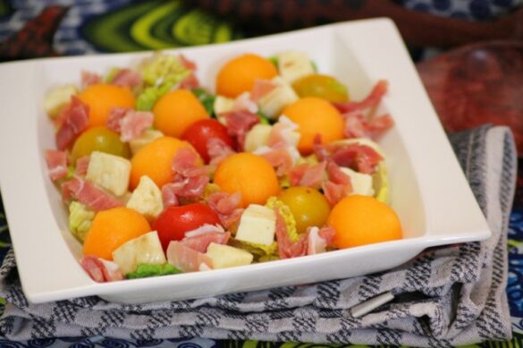 Salade de melon tomate mozzarella et jambon