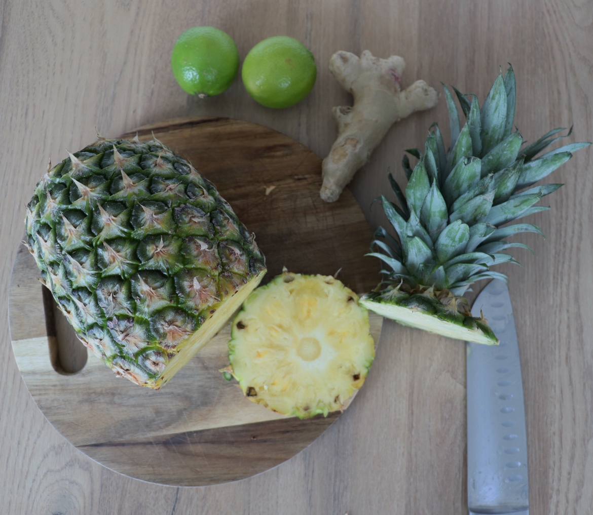 découpez l'ananas