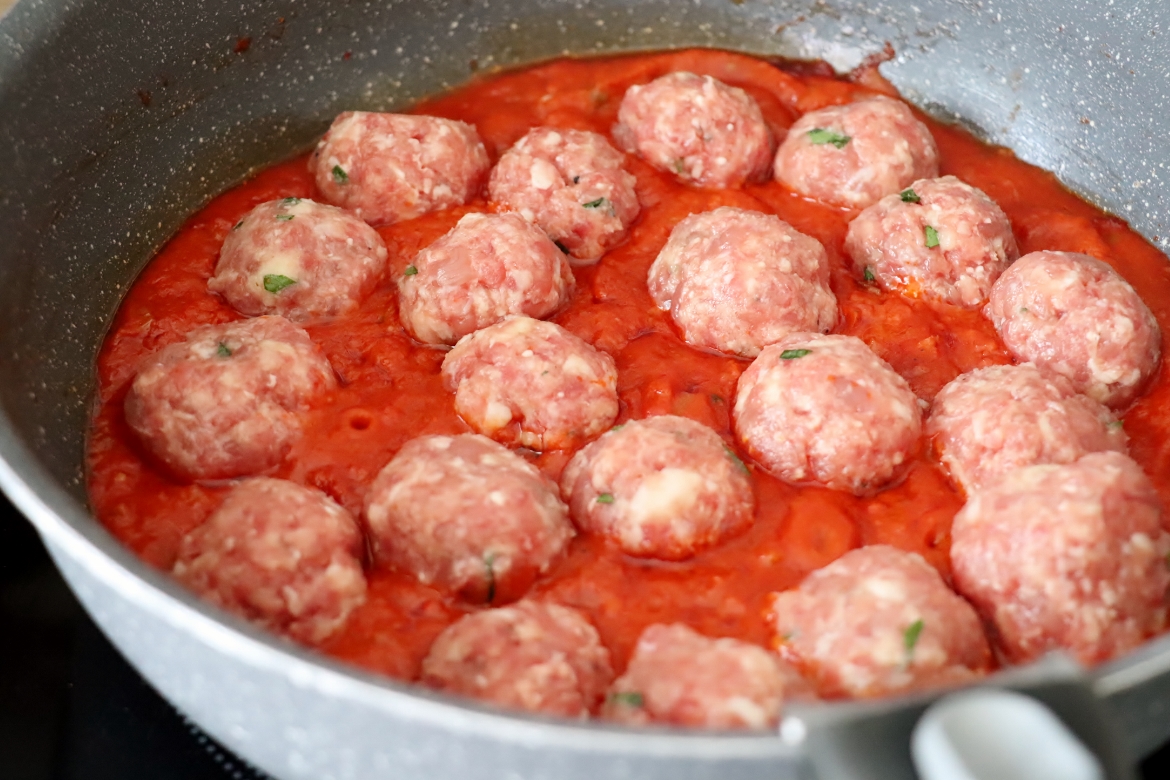 ajoutes des boulettes de boeuf